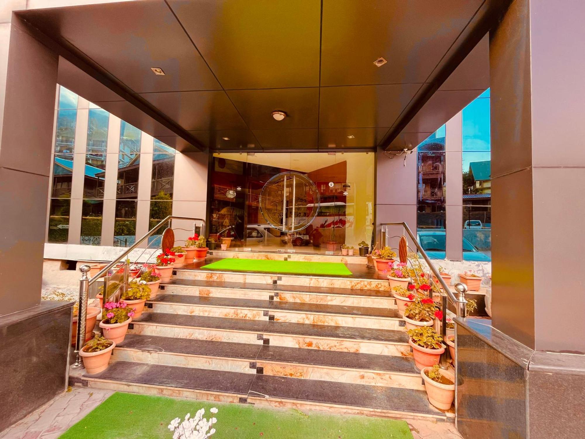 Hotel The North Wind In City Center, Manali Exterior foto